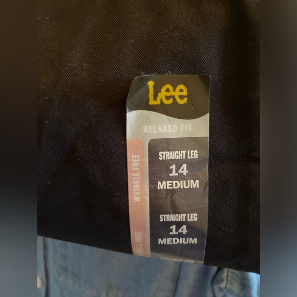 Lee Relaxed Fit Wrinkle Free Straight Leg Pants - Picture 7 of 8
